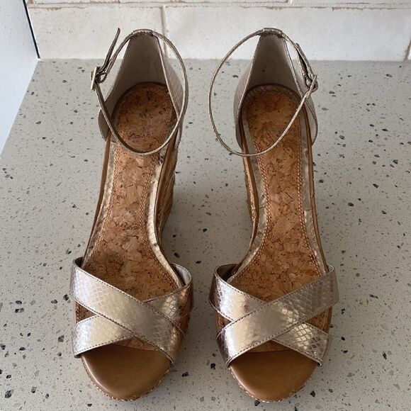 Gianni Bini Women Cork Wedge Metallic Gold Ankle Strap Platform Sandals Size 10 - Picture 2 of 16